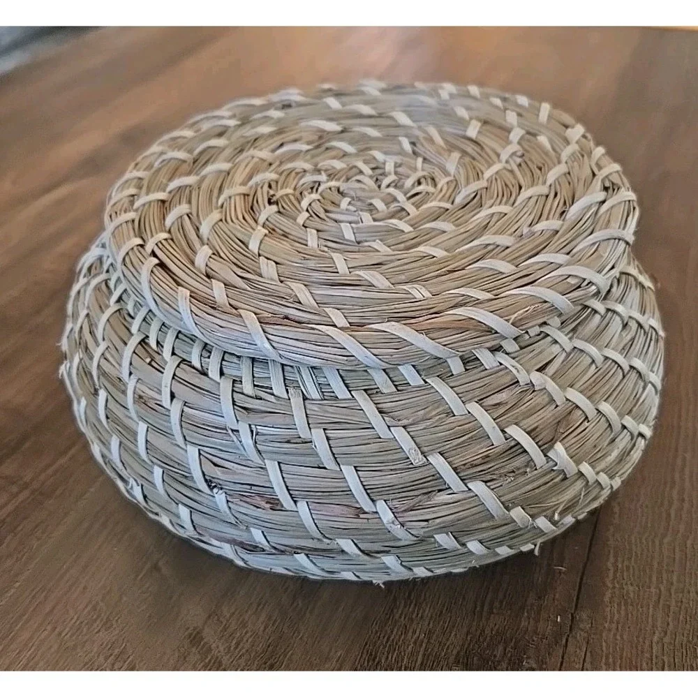 Vintage Woven Sweetgrass Handmade Round Bulbous Basket With Lid 7